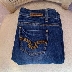 Almost Famous jeans 9